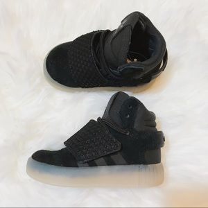 Le adidas bambini bambino pelle scamosciata tubulare invasore scarpe poshmark Le adidas bambini bambino pelle scamosciata tubulare invasore scarpe poshmark
